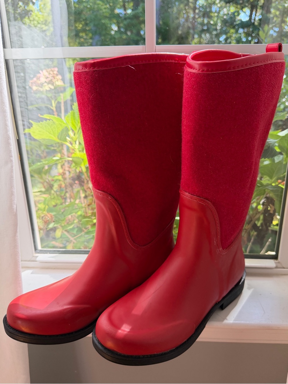 Ugg Reignfall tall rain/snow boots. Rubber & wool upper, shearling insole Sz 10